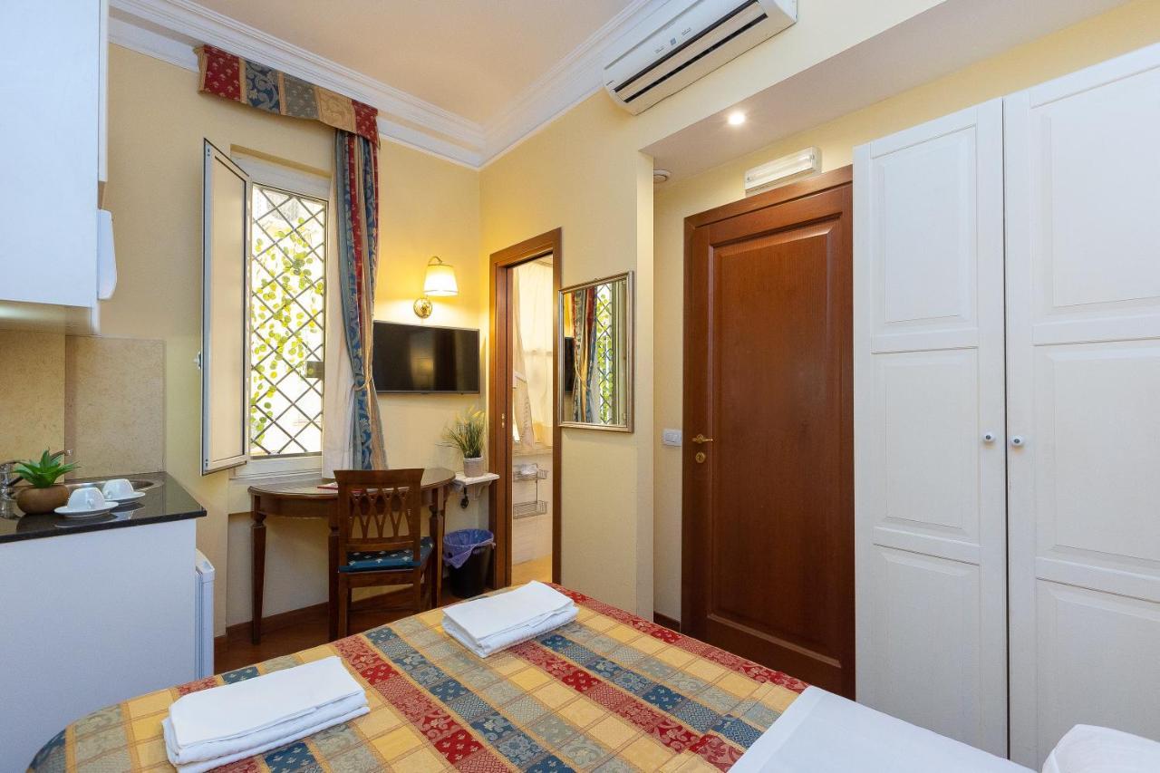 Internouno Deluxe Hotell Rom Exteriör bild