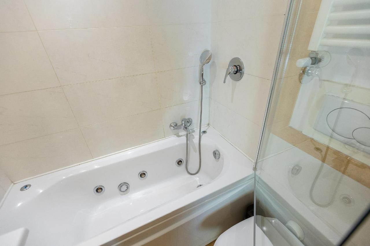 Internouno Deluxe Hotell Rom Exteriör bild